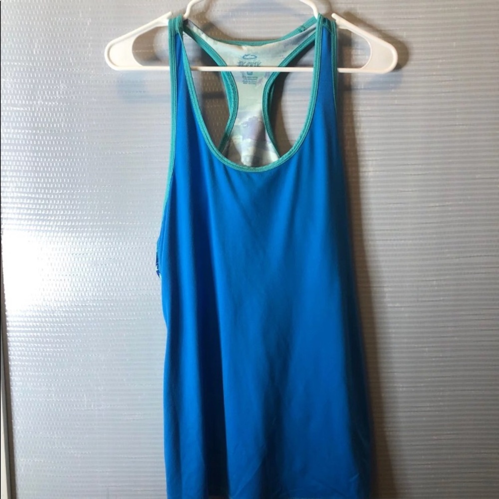 Razor back workout Tank - Picture 2 of 3
